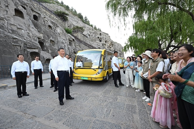 习近平  河南2.jpg